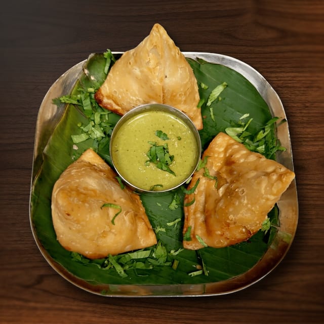 Aloo Mutter Samosa.